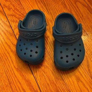 Toddler crocs